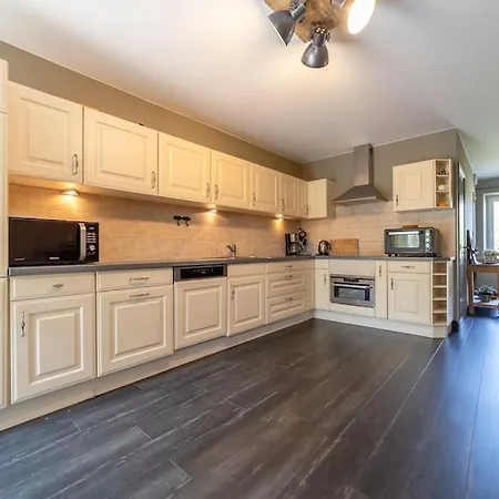 Charming In Rural Setting With Sauna Ferienhaus