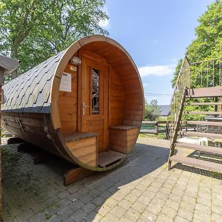 Feriehus Charming In Rural Setting With Sauna Érezée