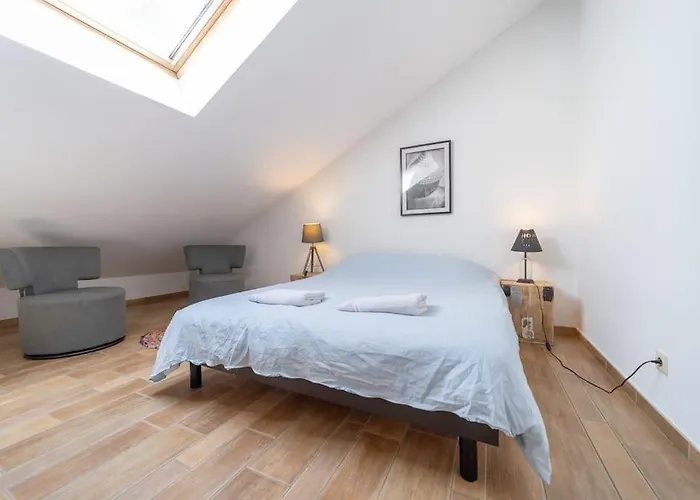 Charming In Rural Setting With Sauna * Erezee