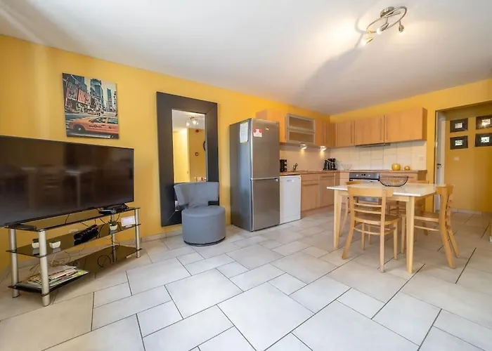 Charming In Rural Setting With Sauna Erezee